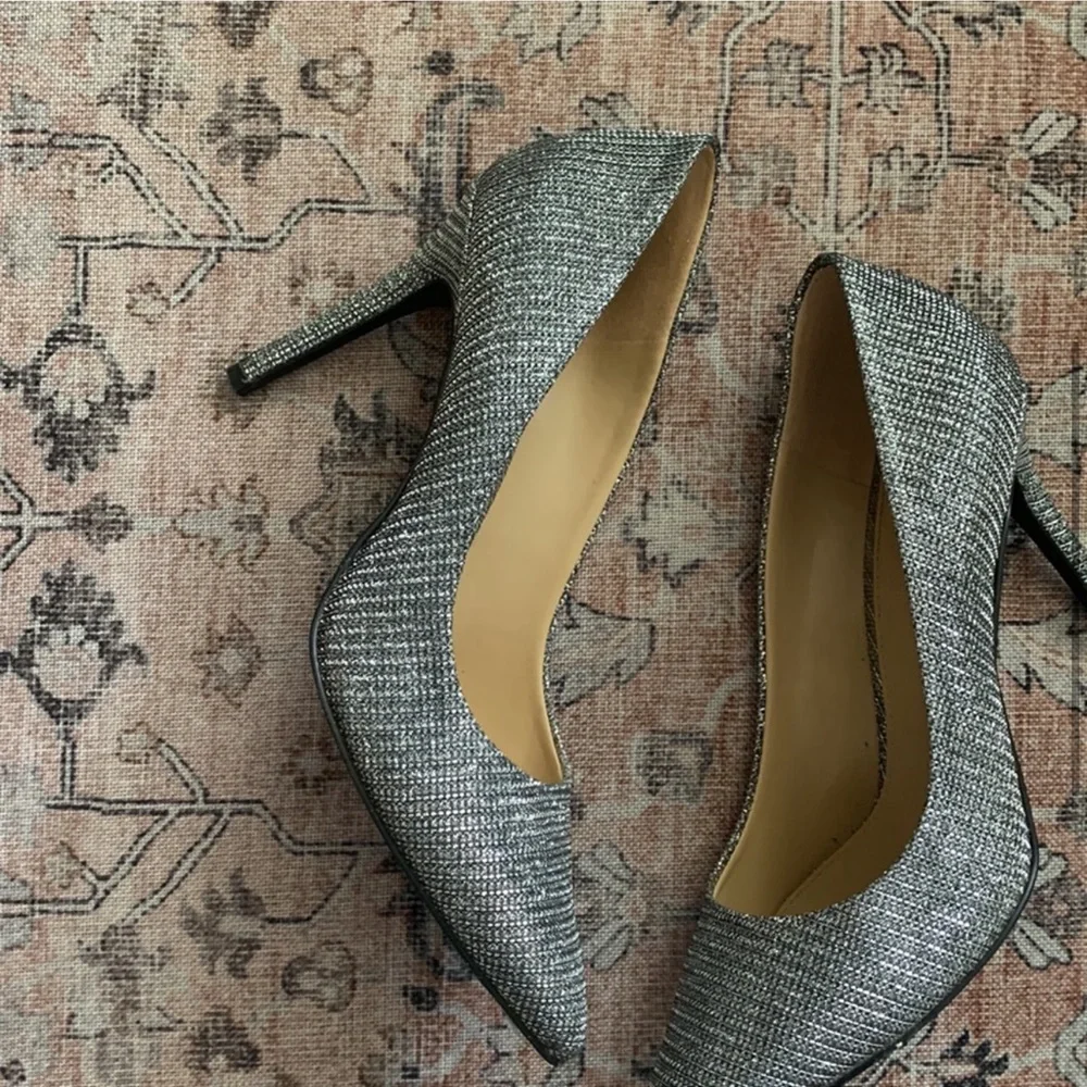 MICHAEL KORS SILVER PARTY PUMPS SIZE 8